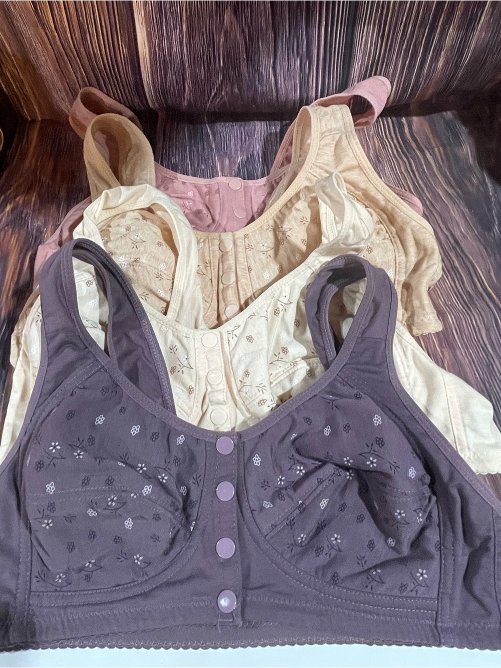 Bras 4 Pack Size L Front Snap Comfortable multi color Pretty Floral